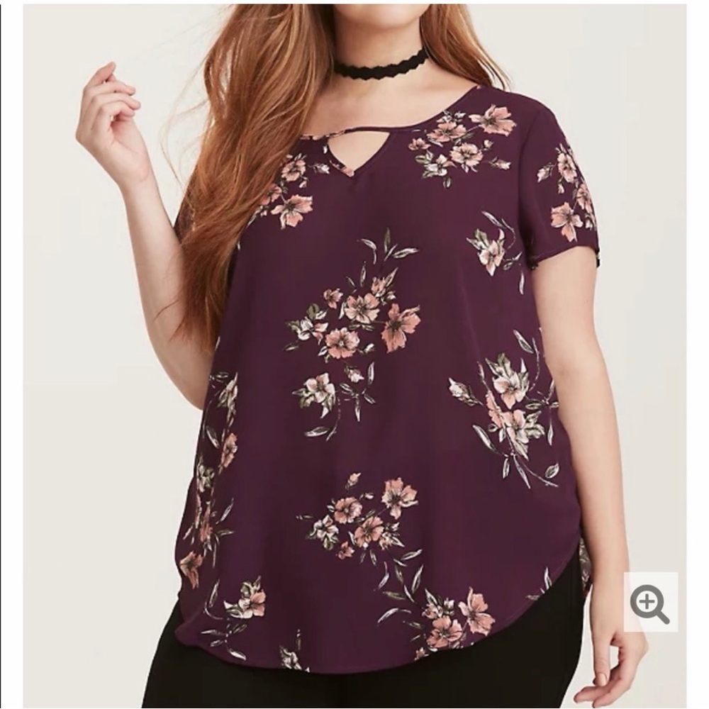TORRID FLORAL PRINT GEORGETTE
KEYHOLE BLOUSE
